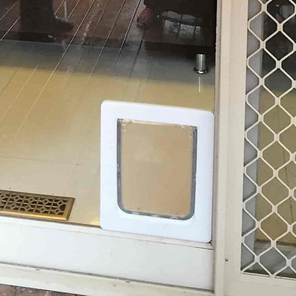 Aussie Pet Doors APD Small Rectangle Cat &amp; Dog Door For Glass, Screen and Timber Door Installation - White