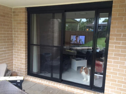 Medium Pet Door Insert for a Sliding Door