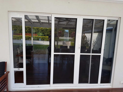 Medium Pet Door Insert for a Sliding Door